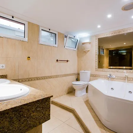 아파트 4 Liberty Suites 아데제